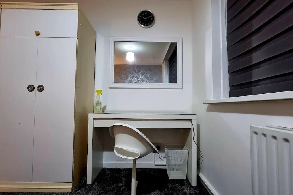Ferienwohnung 1 Bed Flat With Free Parking In E13 London Exterior foto